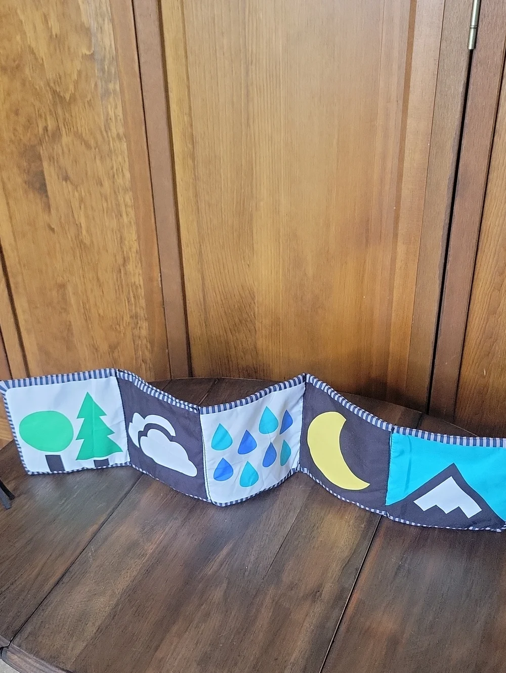 Baby Sensory Dual Sided Crinkle Folding Fabric Panel
